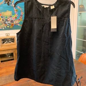 Levi’s NWT sleeveless top with bottom side tie